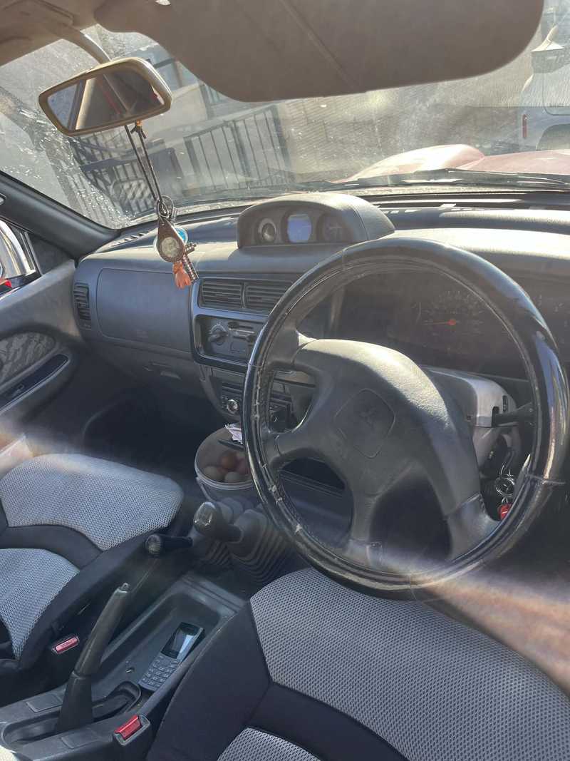 2001 Mitsubishi L200 2,5L 2001 Cyprus