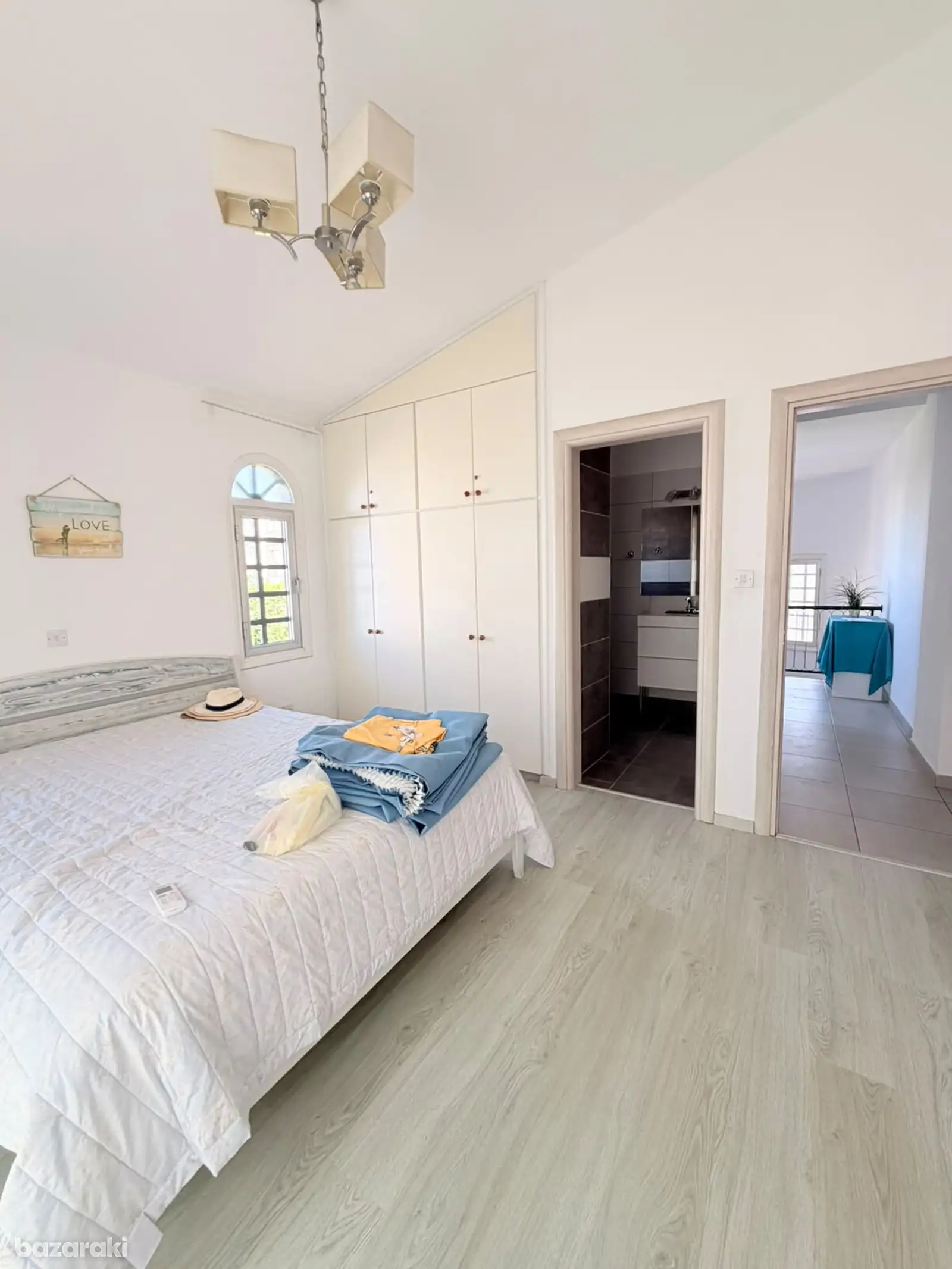 House, 4 bedrooms — 3