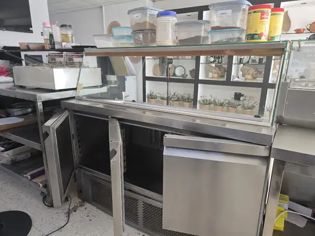 Salad bar vitrin freezer, Επαρχία Πάφου — Πόλις Χρυσοχούς