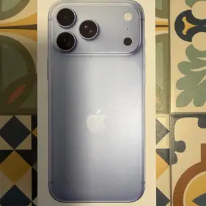 Apple iphone 18 pro max 256gb glacier brand new with 2 years warranty & receipt, Nicosia — Nicosia - Ag. Antonios