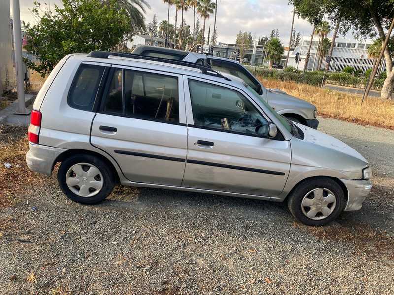 Mazda Demio 1,3L 1998