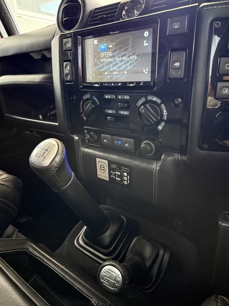 2013 Land Rover Defender 2,2L 2013 Cyprus
