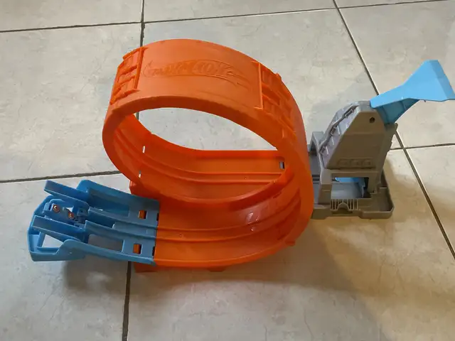 Hot wheels car ramps, Επαρχία Λάρνακας — Λάρνακα - Φοινικούδες