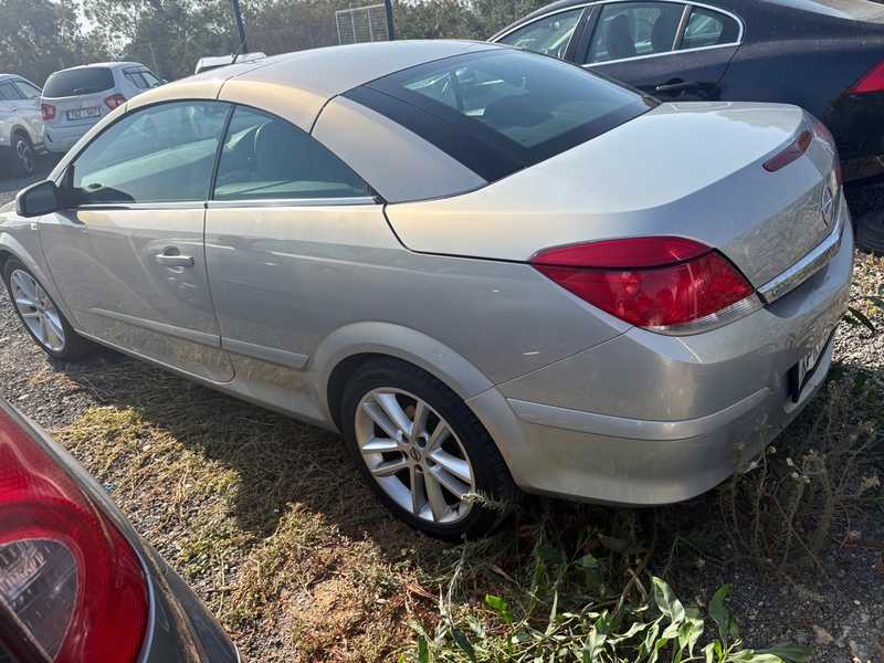 2007 Opel, Vauxhall Astra 1,6L 2007 Cyprus