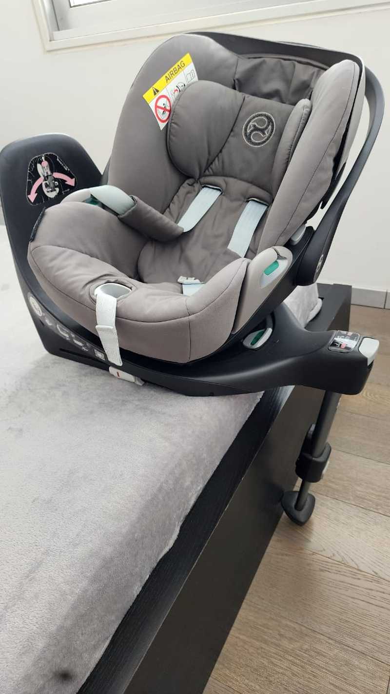 Cybex cloud z2 i-size + cybex base z + adaptors for stroller