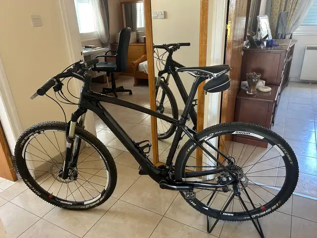 Carbon fiber mountain bike 29er, Nicosia — Egkomi