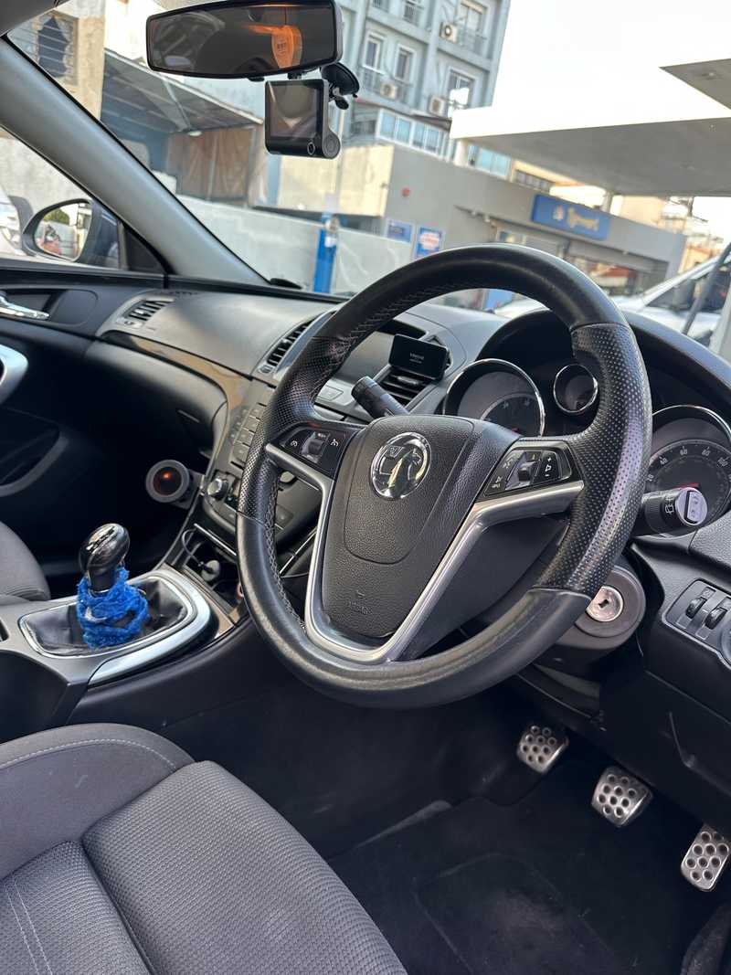 2009 Opel, Vauxhall Insignia 1,9L 2009 Cyprus