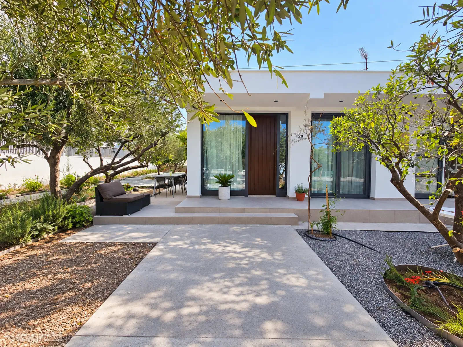 House, 3 bedrooms — 3