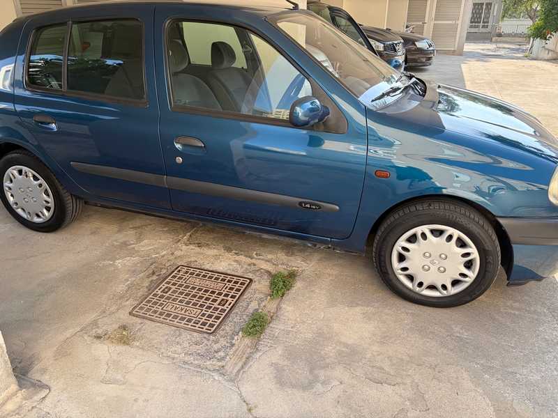 2000 Renault Clio 1,4L 2000 Cyprus
