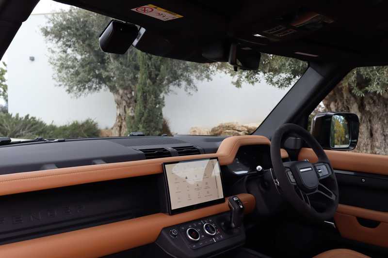 2024 Land Rover Defender 5,0L 2024 Cyprus