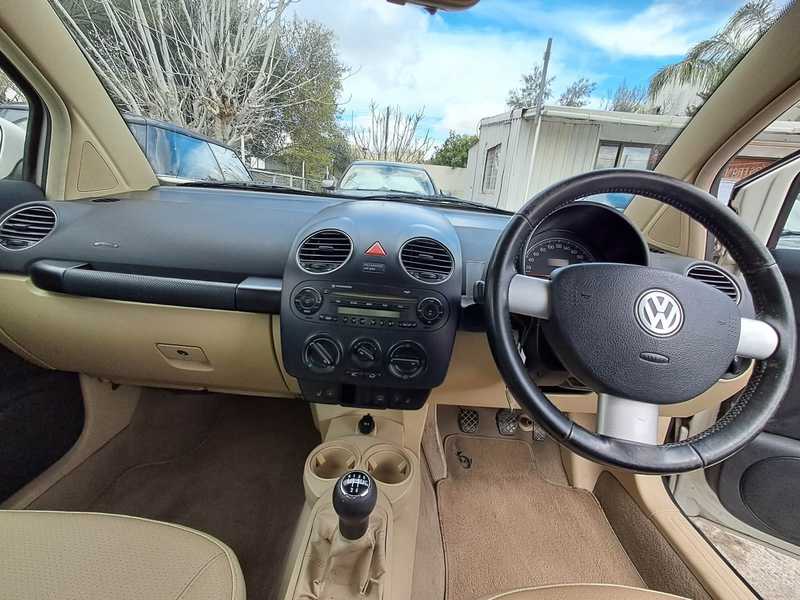 2010 Volkswagen Beetle 1,4L 2010 Cyprus