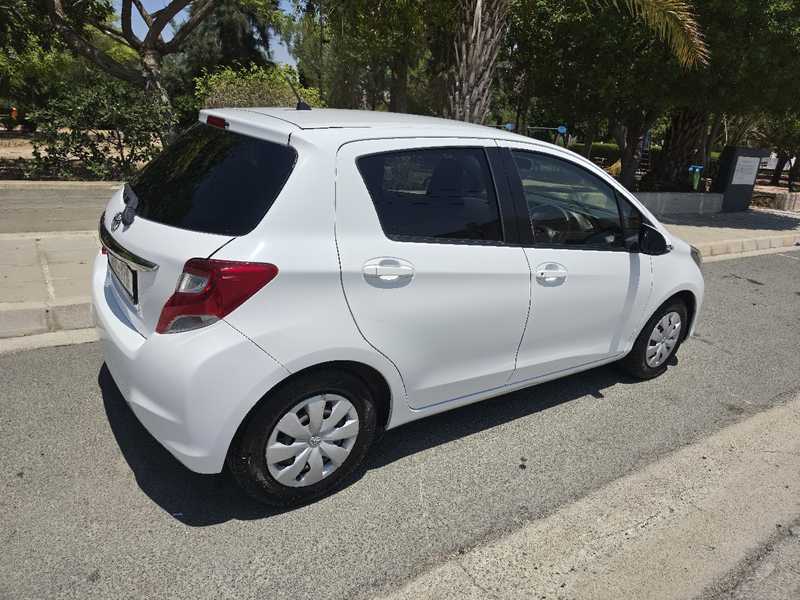 2015 Toyota Vitz 1,3L 2015 Cyprus