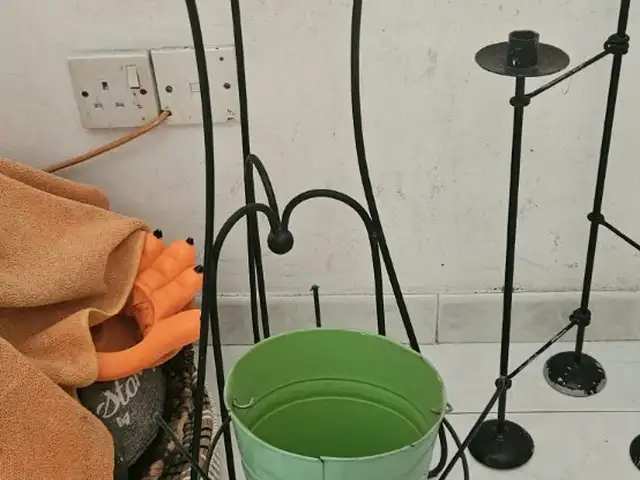 Flower holder, Limassol — Pyrgos Lemesou