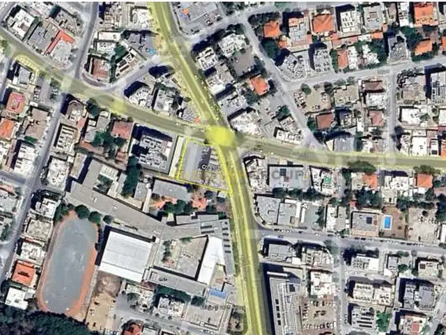 Commercial Plot 700 m², Επαρχία Λευκωσίας — Στρόβολος - Ακρόπολη
