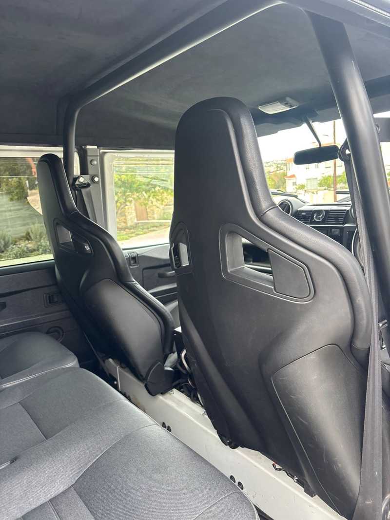2016 Land Rover Defender 2,2L 2016 Cyprus