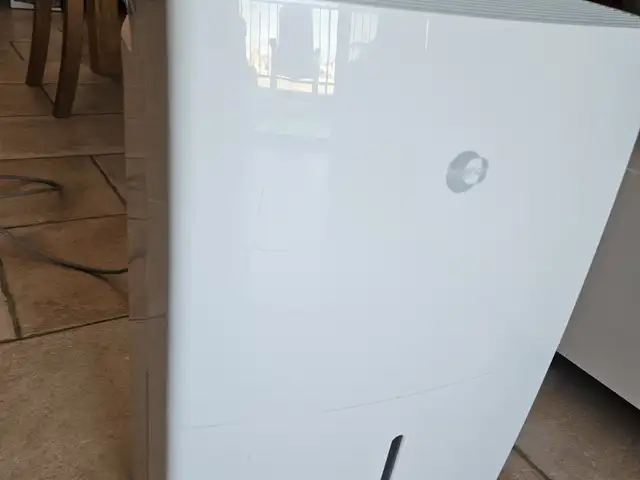 Equation dehumidifier used just once, Larnaca — Xylofagou