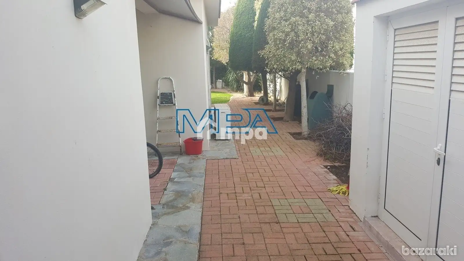 House, 4 bedrooms — 13