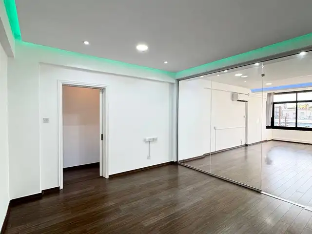 3-bedroom apartment to, Limassol — Limassol - Katholiki