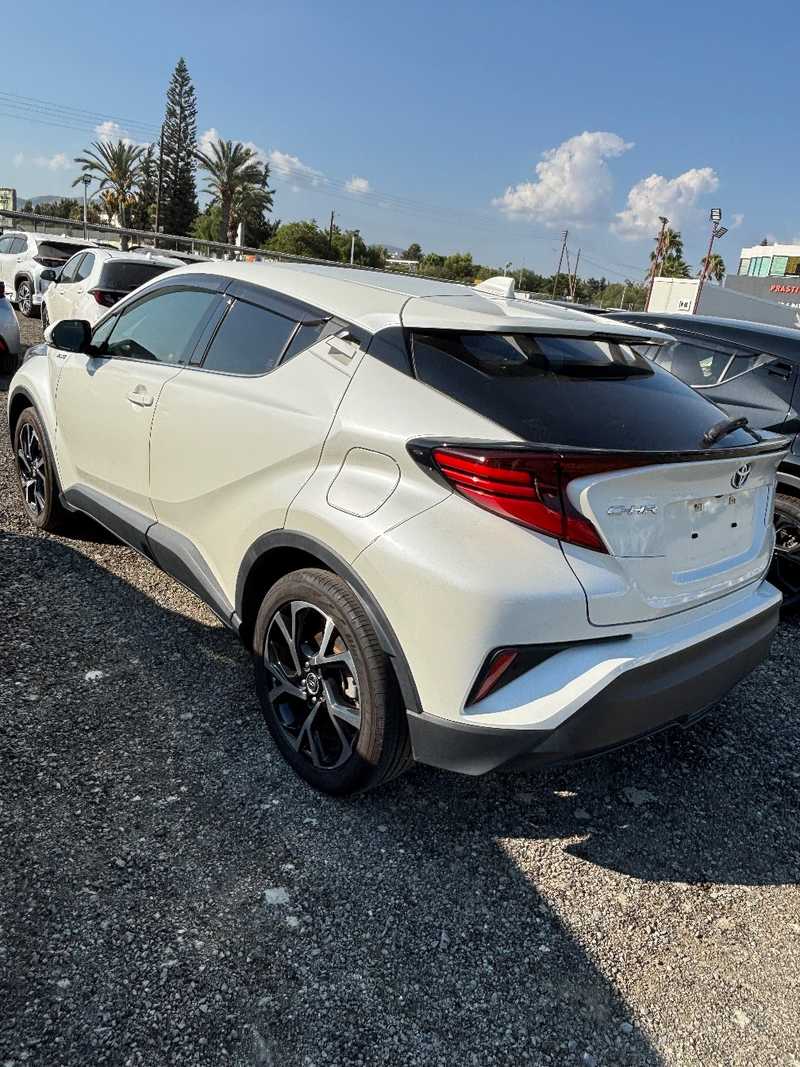 2021 Toyota C-HR 1,8L 2021 Cyprus