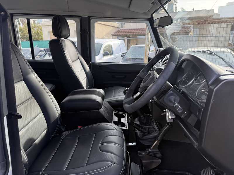 2015 Land Rover Defender 2,2L 2015 Cyprus