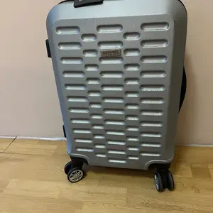 Travelling bag 56x37 material hard wheels excellent, Επαρχία Λευκωσίας — Άγιοι Ομολογητές