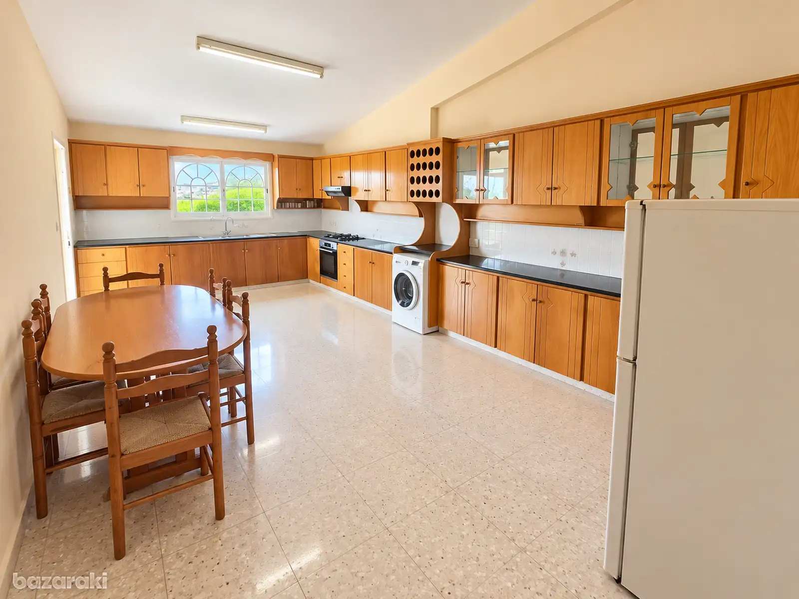 House, 3 bedrooms — 3