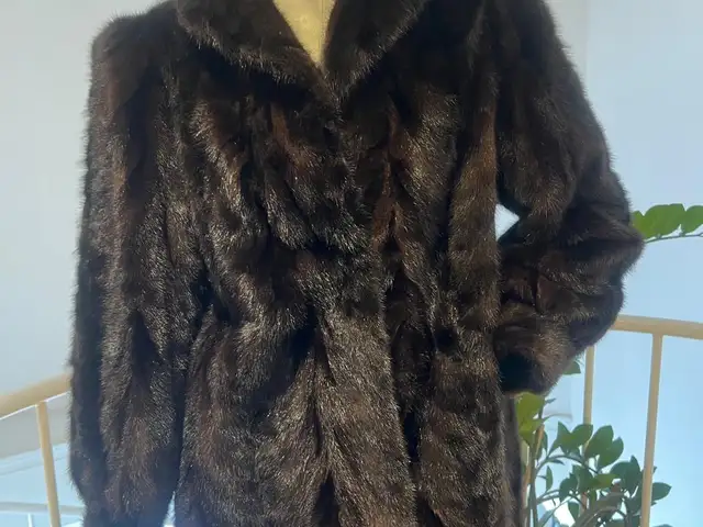 Fabulous vintage black mink fur coat, Επαρχία Λεμεσού — Πύργος Λεμεσού Τουριστική Περιοχή