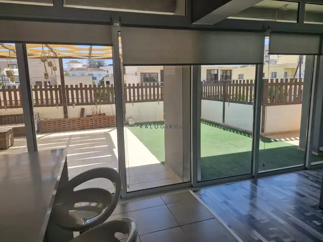 Office in mcdonalds drive thru, Larnaca — Larnaka - Sotiros