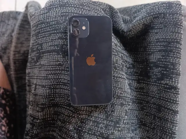 Iphone 12, Nicosia — Strovolos - Agios Vasileios