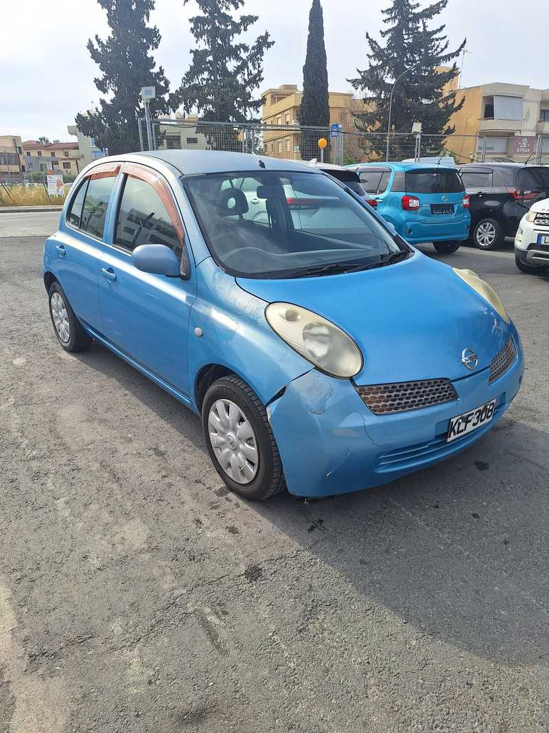 Nissan March 1,2L 2002