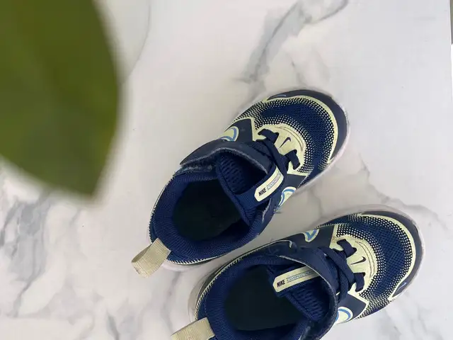 Nike cosmic runner kids shoes size 25, Επαρχία Λάρνακας — Λάρνακα - Σκάλα