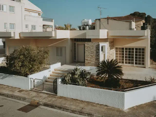 4-bedroom detached house for sale, Nicosia — Agios Dometios - Agios Georgios