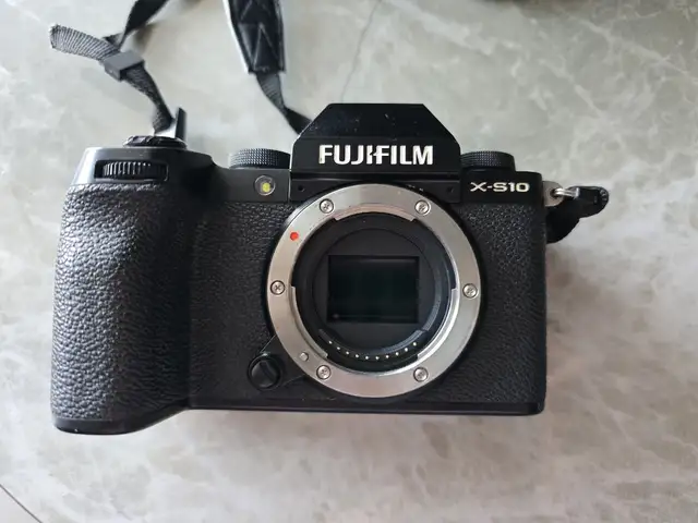 Fujifilm x-s10 body με κουτί, Larnaca — Larnaka - Finikoudes