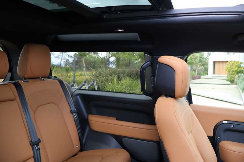 2024 Land Rover Defender 5,0L 2024 Cyprus