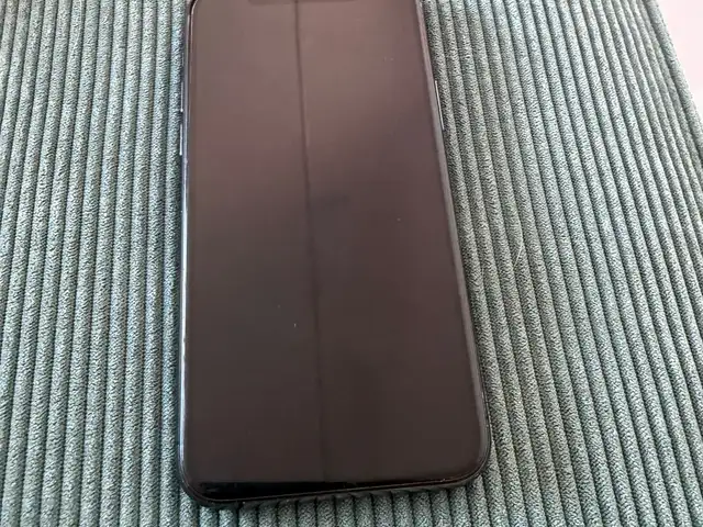Iphone 11 pro 64gb, 89 battery capacity, case and screen protector, Limassol — Germasogeia