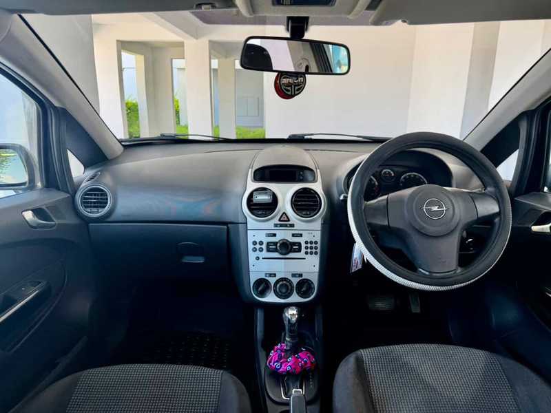 2011 Opel, Vauxhall Corsa 1,4L 2011 Cyprus