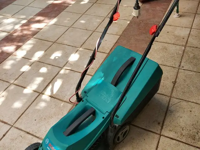 Lawn mower machine- Grass cutting machine, Επαρχία Λευκωσίας — Λευκωσία - Παναγιά