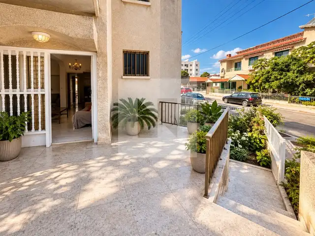  3-bedroom semi-detached to rent, Limassol — Limassol - Agios Antonios