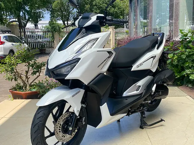 Scooter, Limassol — Limassol - Petrou Kai Pavlou