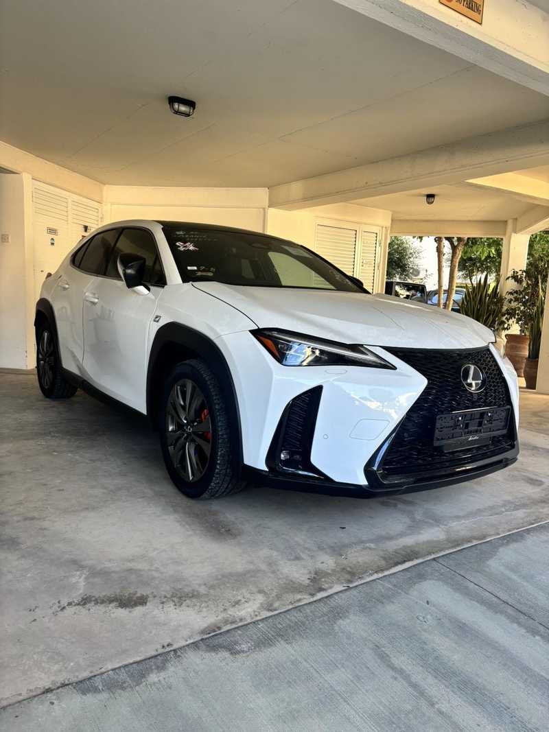 Lexus UX 2,0L 2024