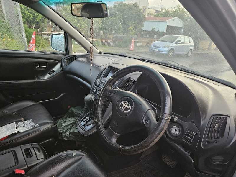 2002 Toyota Harrier 2,2L 2002 Cyprus