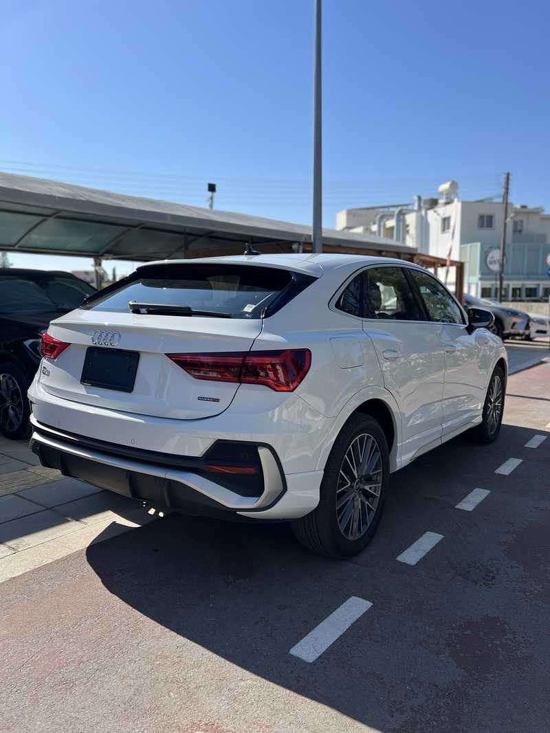 2022 Audi Q3 2,0L 2022 Cyprus