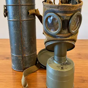 Original wwii czechoslovak gas mask-eckhardt ef-2 filter & metal case-1939, Limassol — Agia Paraskevi