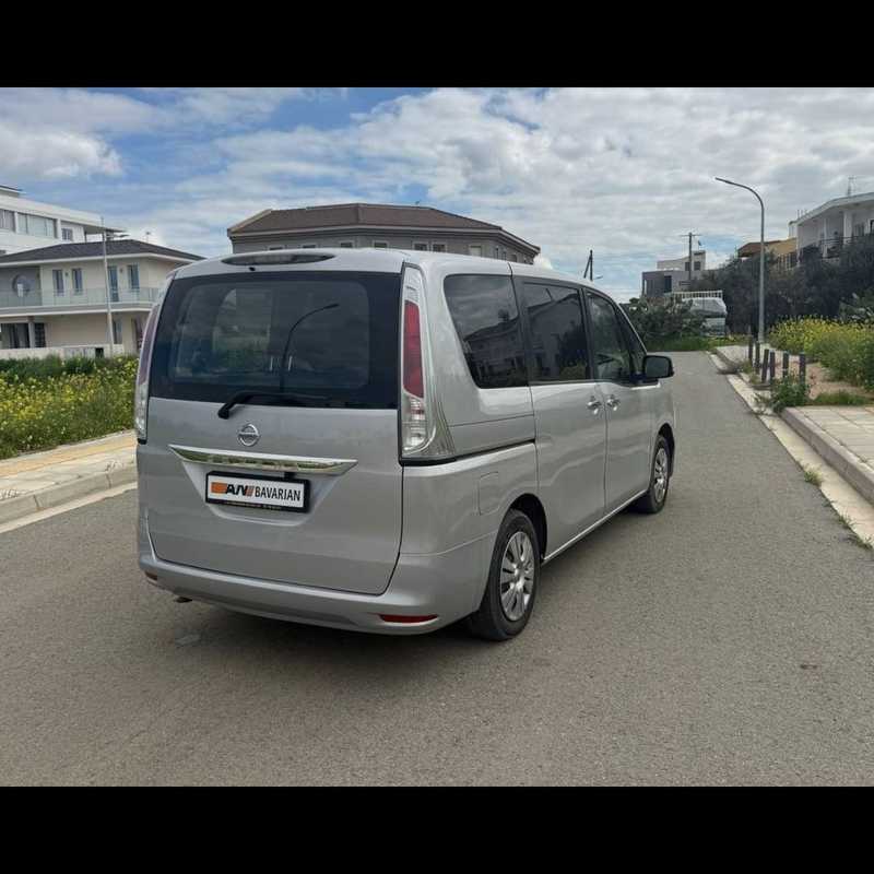 2016 Nissan Serena 2,0L 2016 Cyprus