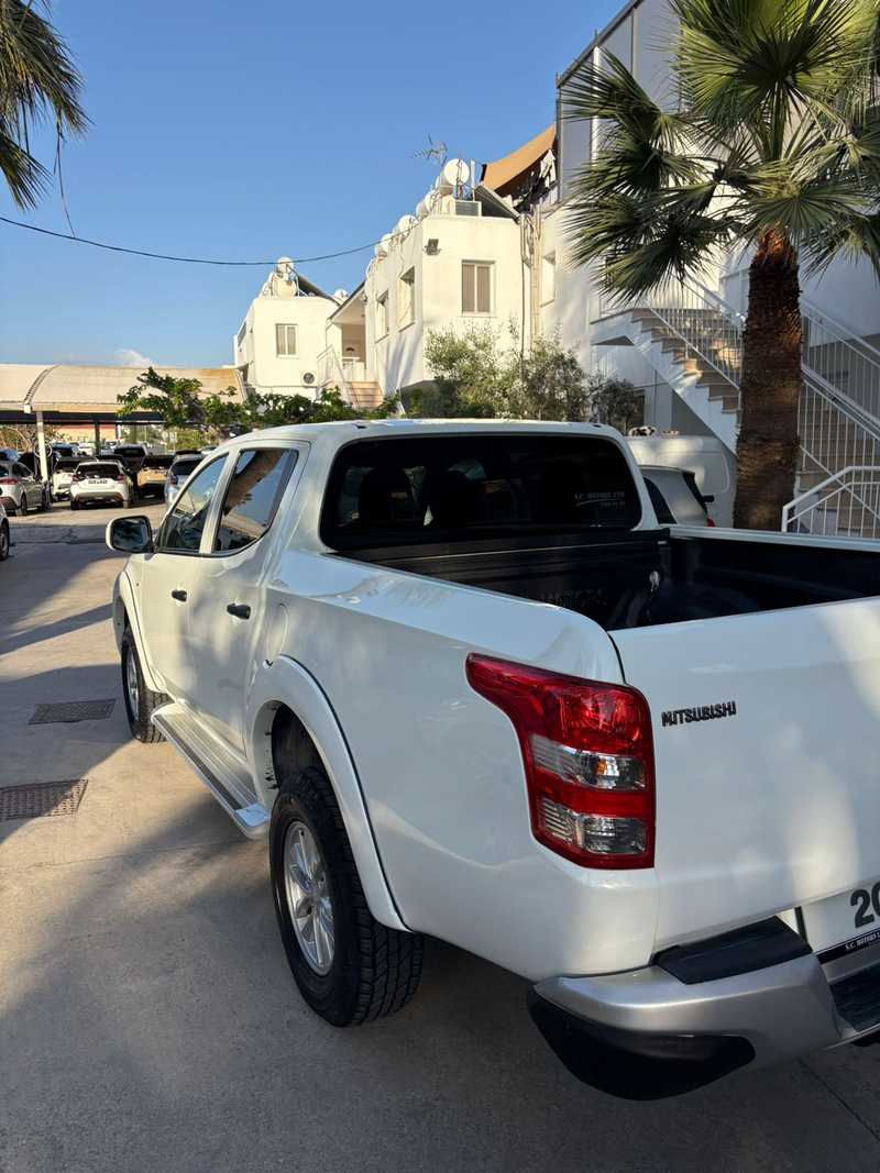 2017 Mitsubishi L200 2,4L 2017 Cyprus