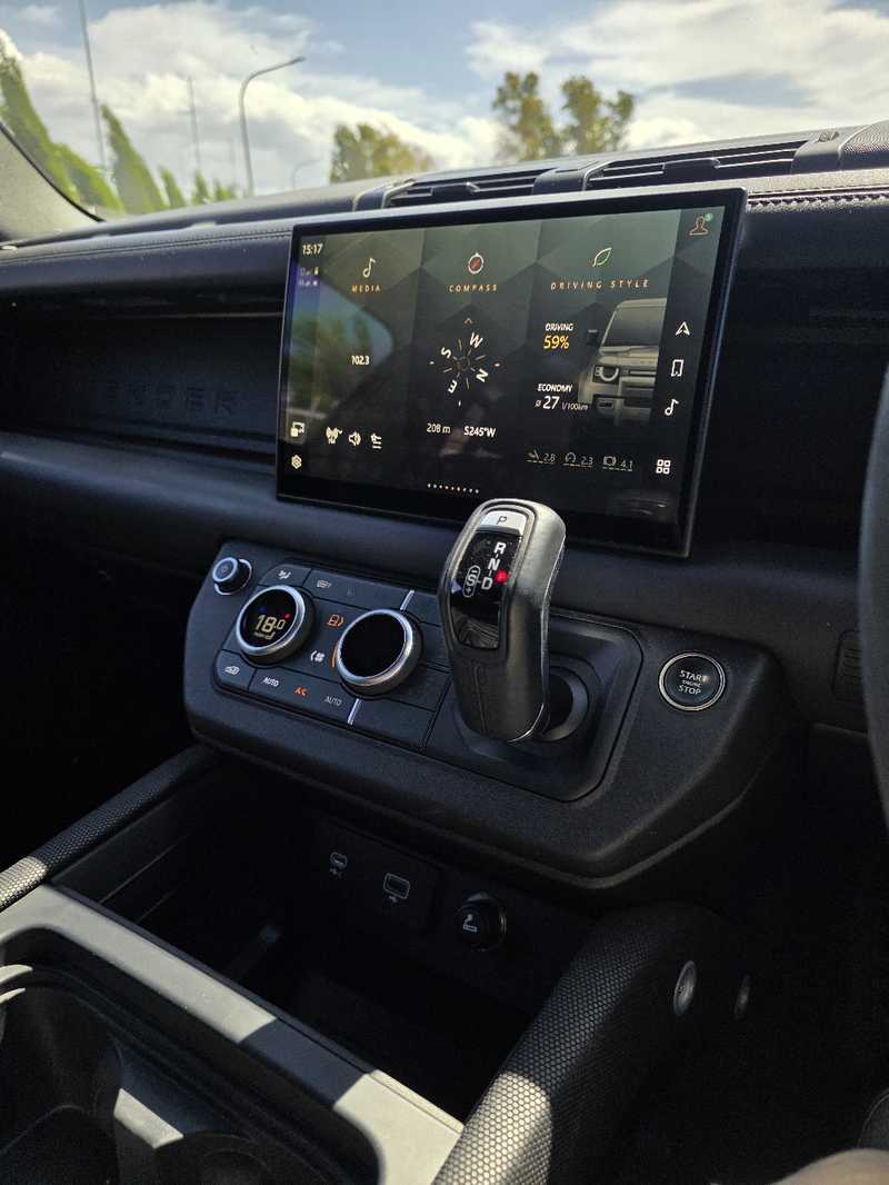 2024 Land Rover Defender 5,0L 2024 Cyprus