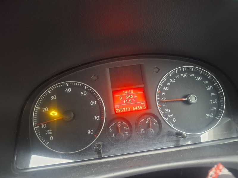 2005 Volkswagen Touran 1,6L 2005 Cyprus