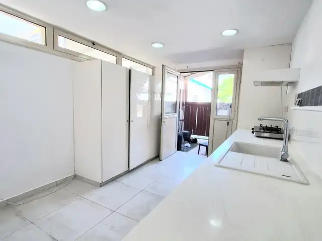 Studio apartment to rent, Επαρχία Λεμεσού — Λεμεσός - Κάψαλος