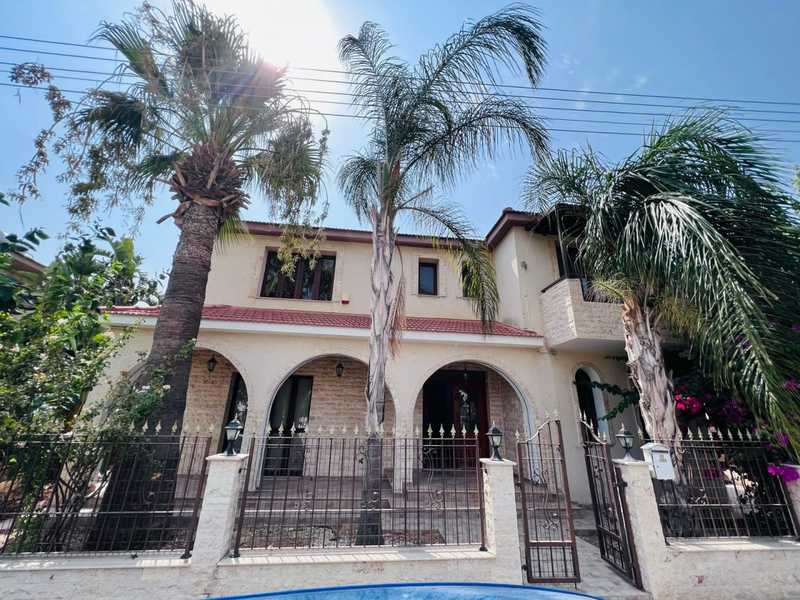 4-bedroom villa for sale