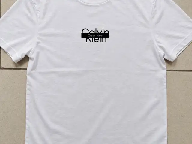 Calvin Klein T-shirt, Larnaca — Kiti